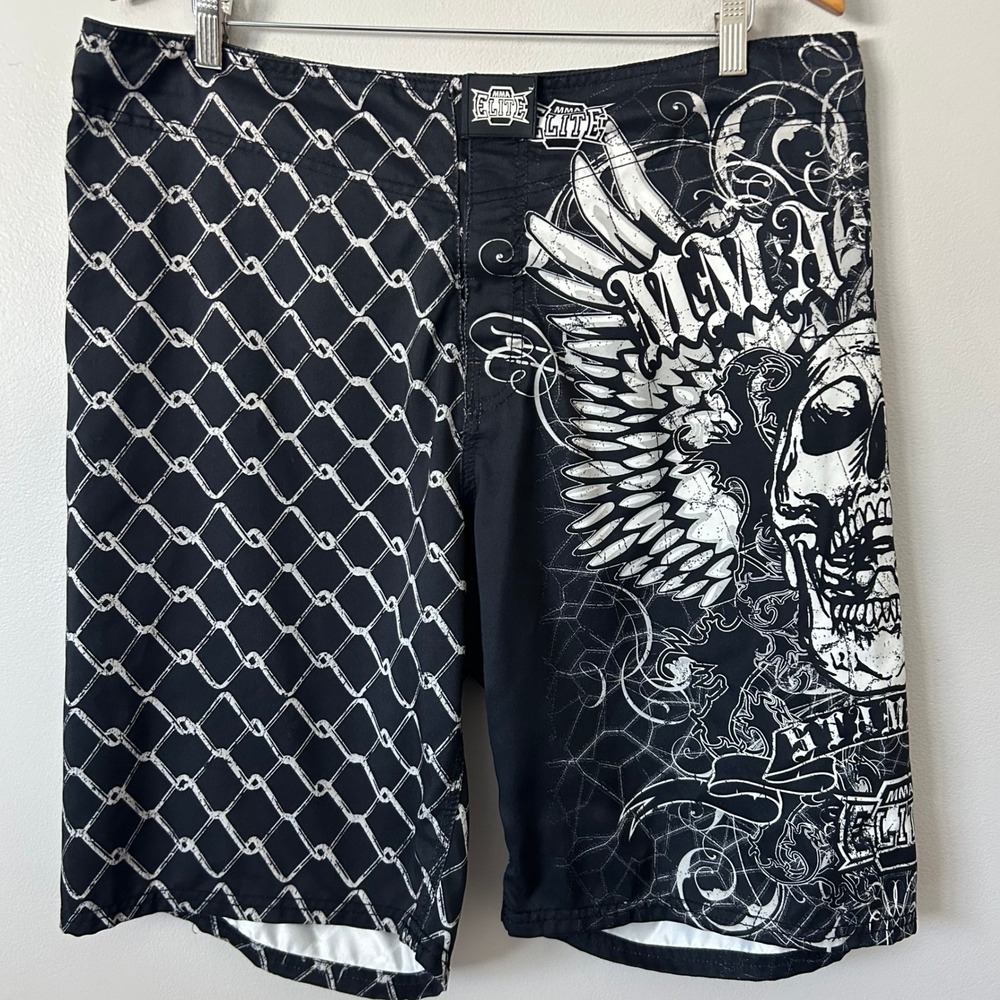 MMA Elite Fighting Shorts  Mens Large Black White Skull Chain Graphic Y2K